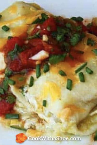 You will love how easy and inexpensive it is to make delicious sour cream enchiladas that everyone will love!! #Recipes